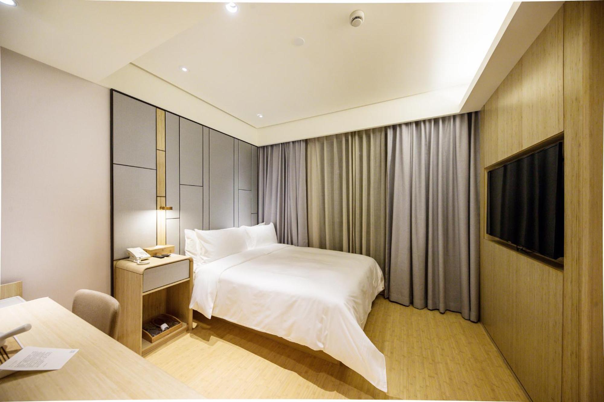 Ji The Bund Jinling East Road 3*